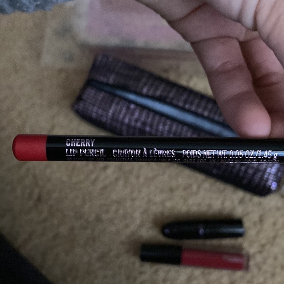 MAC Starlit Lip Bag: Red NWT - Picture 6 of 11